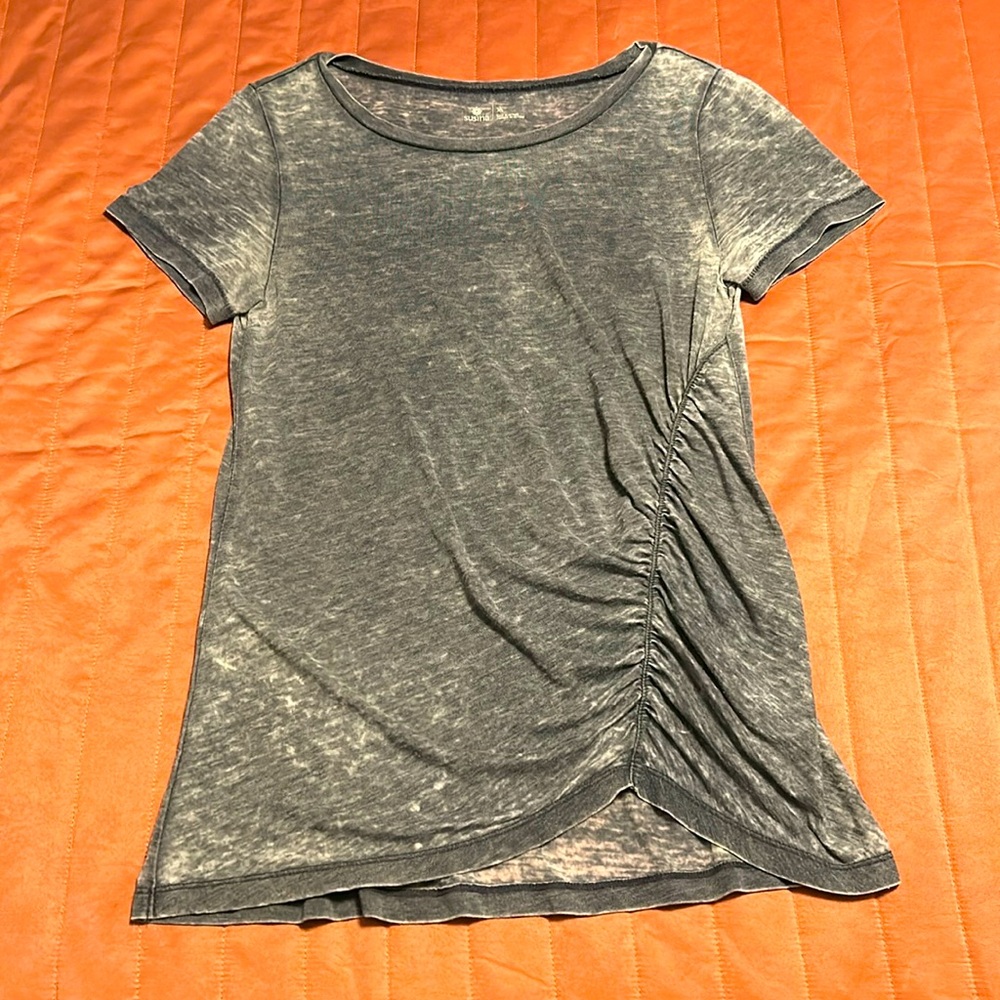 Susina Tee